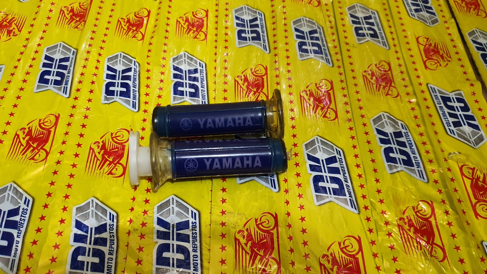HULE DE MANUBRIO YAMAHA ROJO PAR