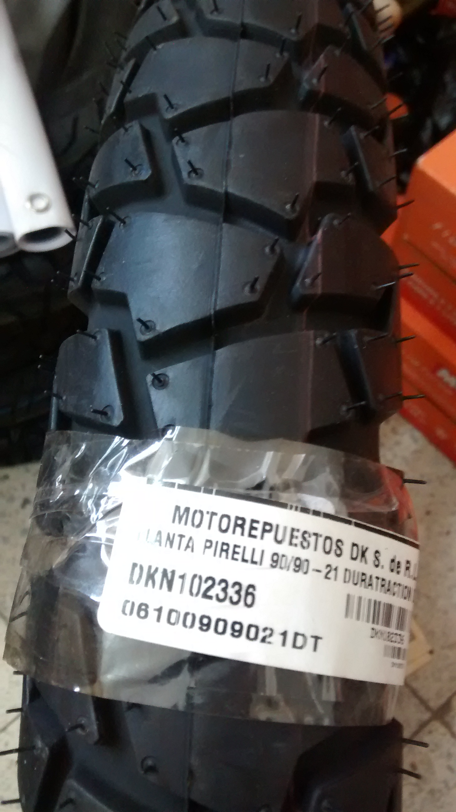 LLANTA 21/ 90/90-21 PIRELLI DURATRACTION DEL.