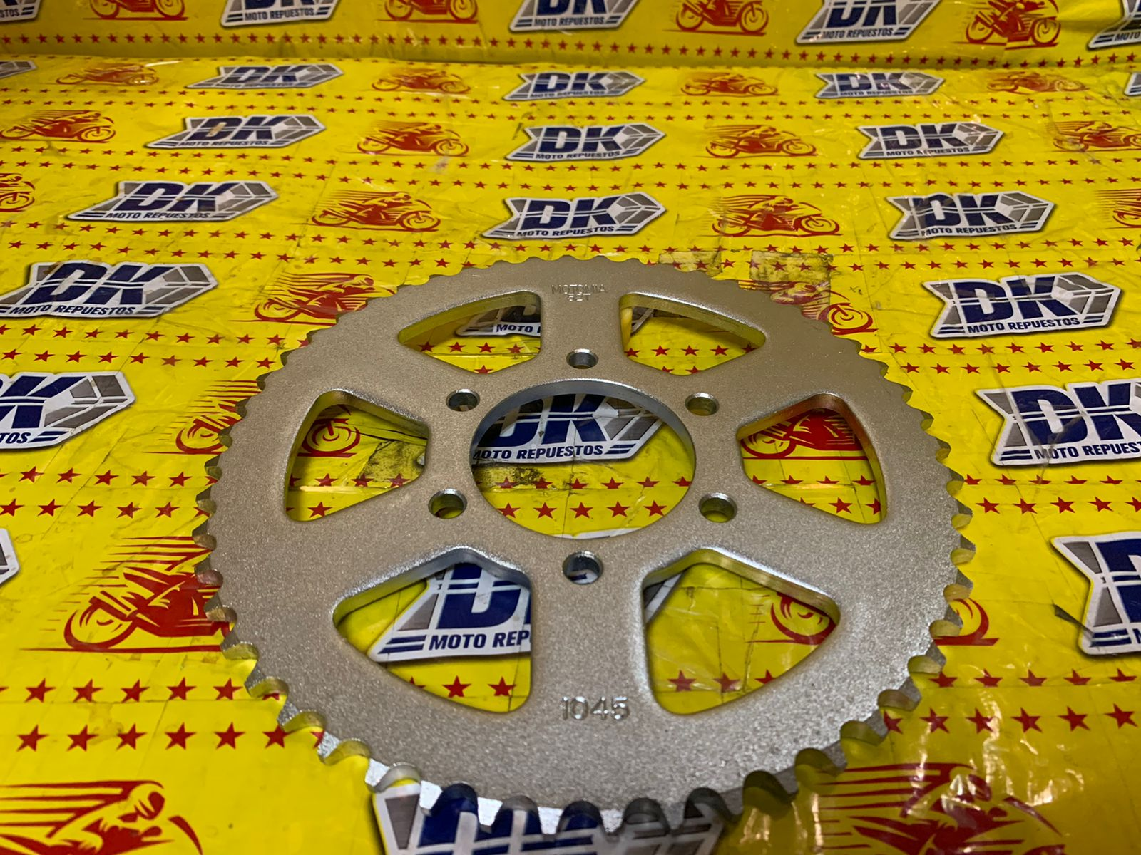SPROCKET TRAS 52T GXT200/KMF