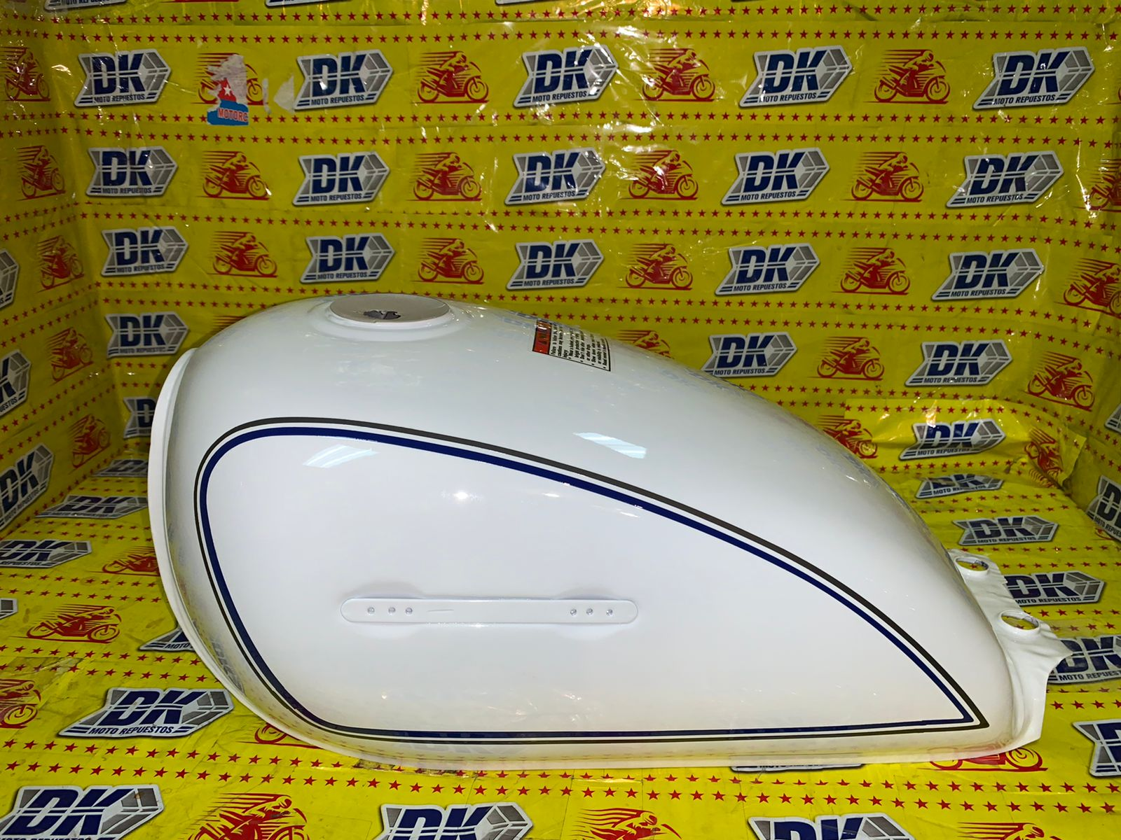 TANQUE DE COMBUSTIBLE SUZUKI GN 125 BLANCO