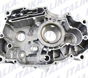 COMPONENTE DE CARTER IZQ GRIS