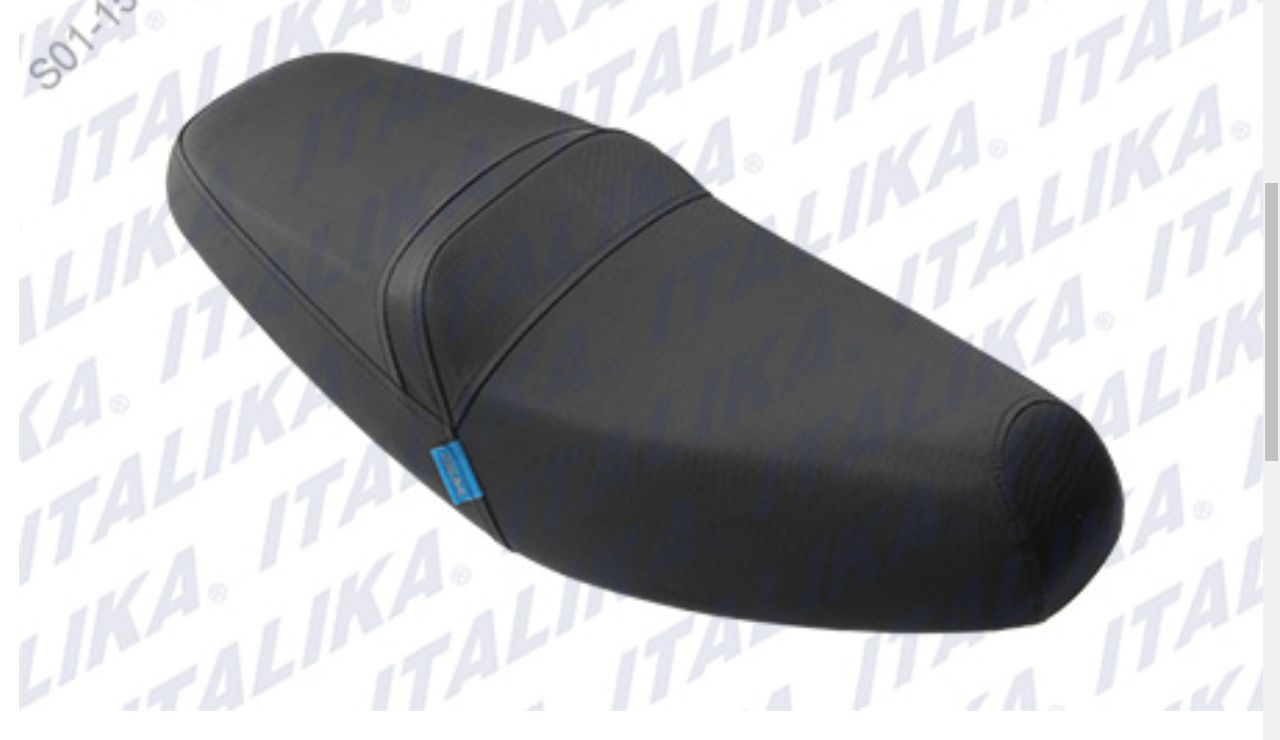 ASIENTO NEGRO ETIQUETA AZUL CIAN